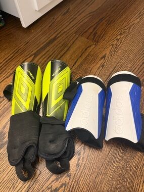 Set or 2 shin guards - soccer